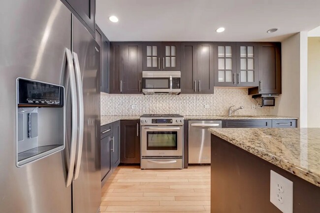 property at 1125 Maxwell Ln