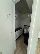 543 Meridian Ave in Miami Beach, FL - Building Photo - Building Photo