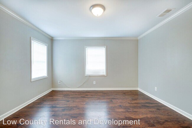 1602 E Henry St in Savannah, GA - Building Photo - Building Photo