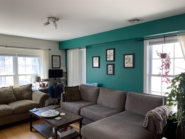 11 Everett Ave, Unit 2 in Somerville, MA - Building Photo - Building Photo
