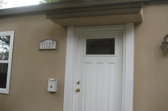 11123 Morrison St in North Hollywood, CA - Foto de edificio - Building Photo
