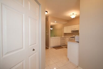 1815 Moore Ct in St. Charles, IL - Building Photo - Building Photo