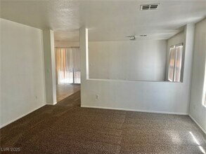 3153 Amari Ave in Las Vegas, NV - Building Photo - Building Photo