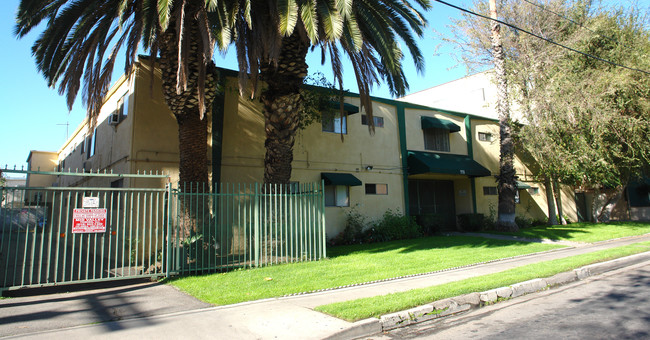 Fulcher Apartments in North Hollywood, CA - Foto de edificio - Building Photo