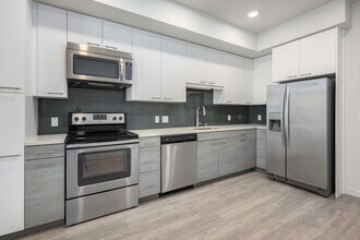 EVIVA Midtown Apartments in Sacramento, CA - Foto de edificio - Interior Photo