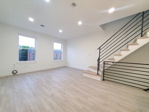 670 Ocean Ave, Unit 2 in Jersey City, NJ - Foto de edificio - Building Photo