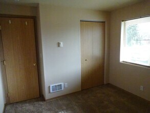 4139-4139 Marshall Ave in Eugene, OR - Building Photo - Building Photo