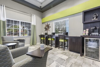 Central Place At Winter Park in Winter Park, FL - Foto de edificio - Building Photo