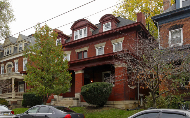 351 S Fairmount St in Pittsburgh, PA - Building Photo - Building Photo