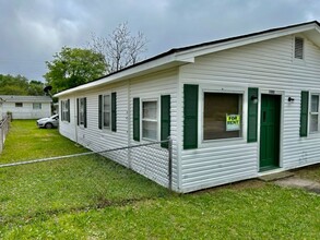 1302 Skip Ave in Pascagoula, MS - Building Photo - Building Photo