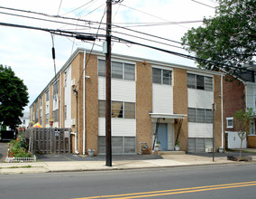 715 Chambers St in Trenton, NJ - Building Photo - Building Photo