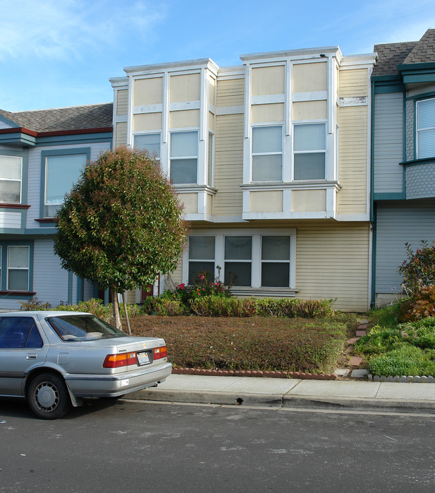 639-641 Abbot Ave in Daly City, CA - Building Photo