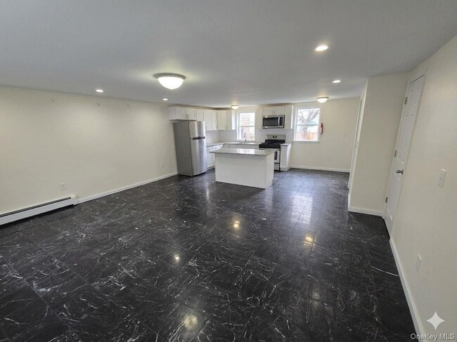 28 Hasbrouck St in Newburgh, NY - Building Photo - Building Photo