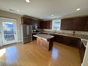 8976 N Kimball Ave in Portland, OR - Building Photo - Building Photo