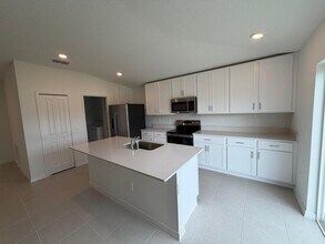 2155 Lone Oak Ln in Lakeland, FL - Building Photo - Building Photo