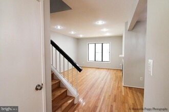 20423 Meadow Pond Pl in Gaithersburg, MD - Building Photo - Building Photo
