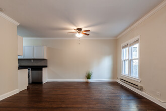 730 W Roscoe St, Unit 2N in Chicago, IL - Building Photo - Building Photo