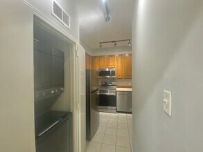 2209 S Braeswood Blvd in Houston, TX - Foto de edificio - Building Photo