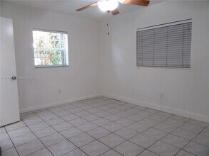4412 SW 127th Pl in Miami, FL - Foto de edificio - Building Photo