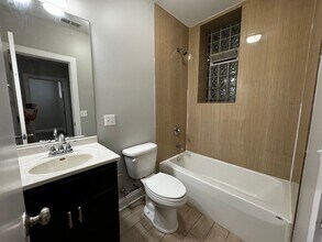 5402 N Winthrop Ave, Unit Gdn in Chicago, IL - Building Photo - Building Photo