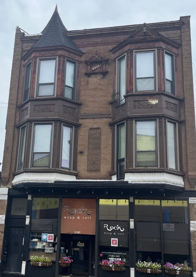 2187 Clybourn N Ave, Unit 2 in Chicago, IL - Foto de edificio - Building Photo