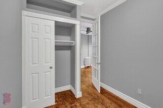 326 E 35th St in New York, NY - Building Photo - Building Photo