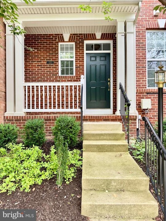 120 Tall Grass Ln in La Plata, MD - Foto de edificio