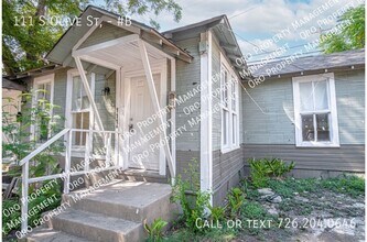 111 S Olive St, Unit #B in San Antonio, TX - Building Photo - Building Photo