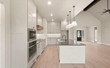 10508 Blue Crk Dr in Yukon, OK - Building Photo - Building Photo