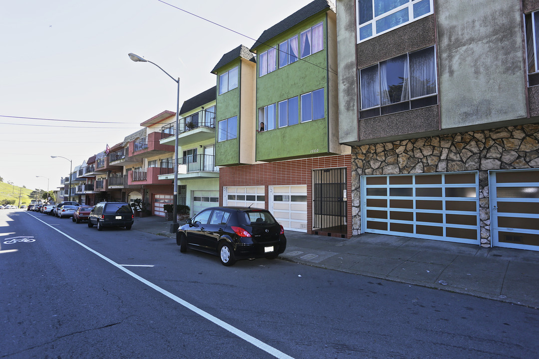 1560 Geneva Ave in San Francisco, CA - Foto de edificio