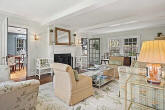 3 Holmewood Ln in New Canaan, CT - Building Photo - Building Photo