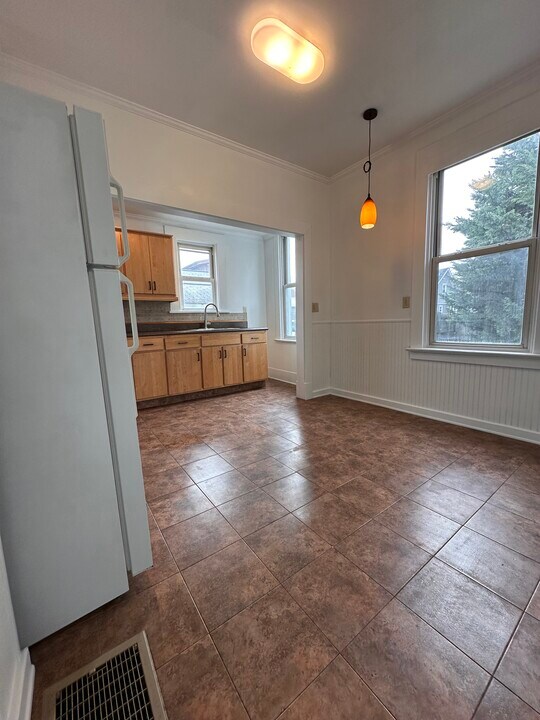 718 12th St, Unit Apt 1 in New Brighton, PA - Building Photo