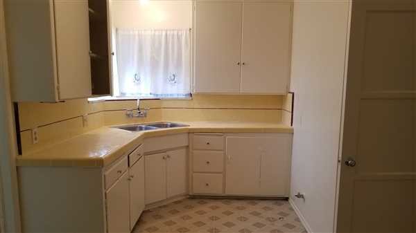 520 E Hyde Park Pl in Inglewood, CA - Building Photo - Building Photo