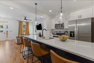 2511 Whites Creek Pike in Nashville, TN - Foto de edificio - Building Photo