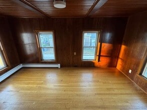 12 Walnut St in Enfield, CT - Building Photo - Building Photo