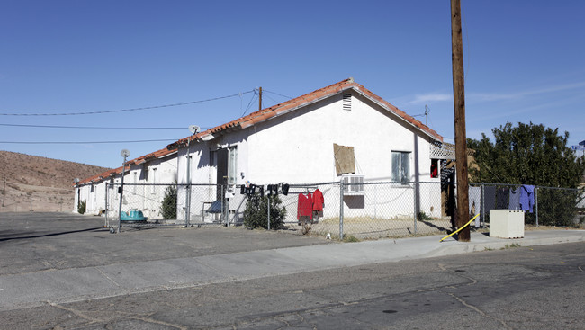 401 W Fredricks St in Barstow, CA - Building Photo - Building Photo