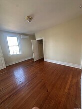 22 Clove Rd in New Rochelle, NY - Foto de edificio - Building Photo