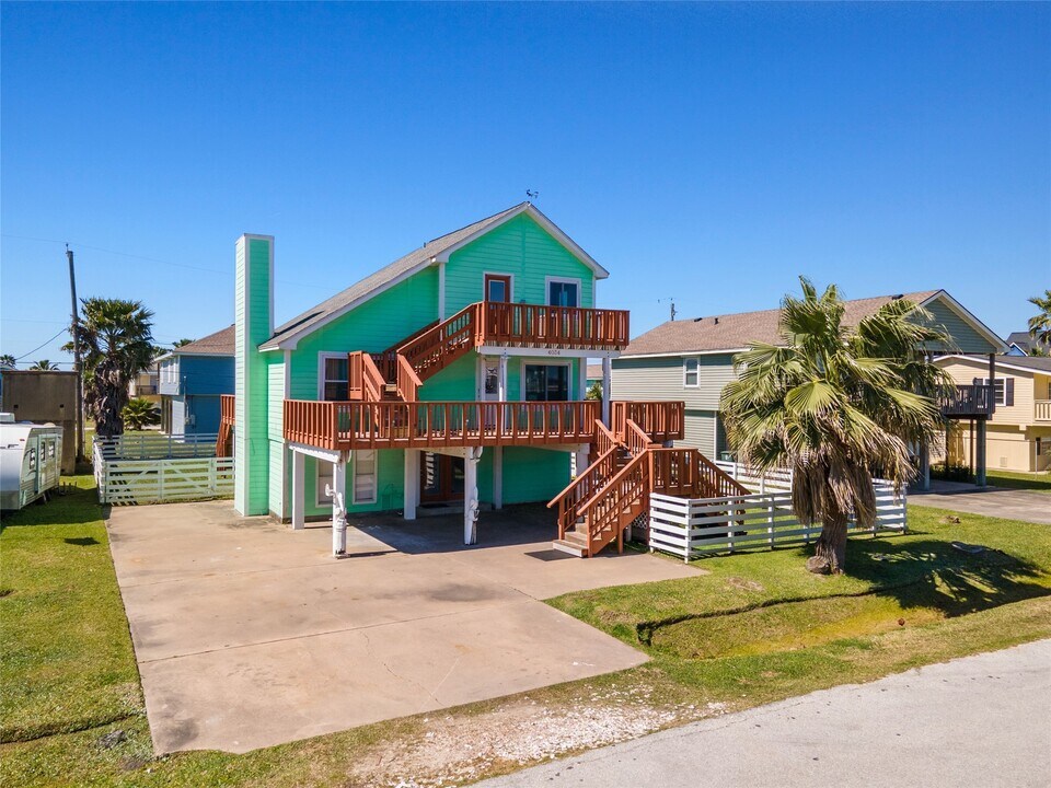 4034 Reeves Dr in Galveston, TX - Building Photo