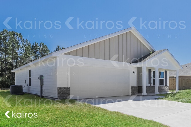 832 Whispering Creek Ave in Freeport, FL - Building Photo - Building Photo