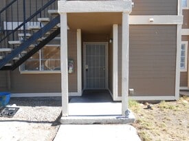 4720 Krissylouise Way in Las Vegas, NV - Building Photo