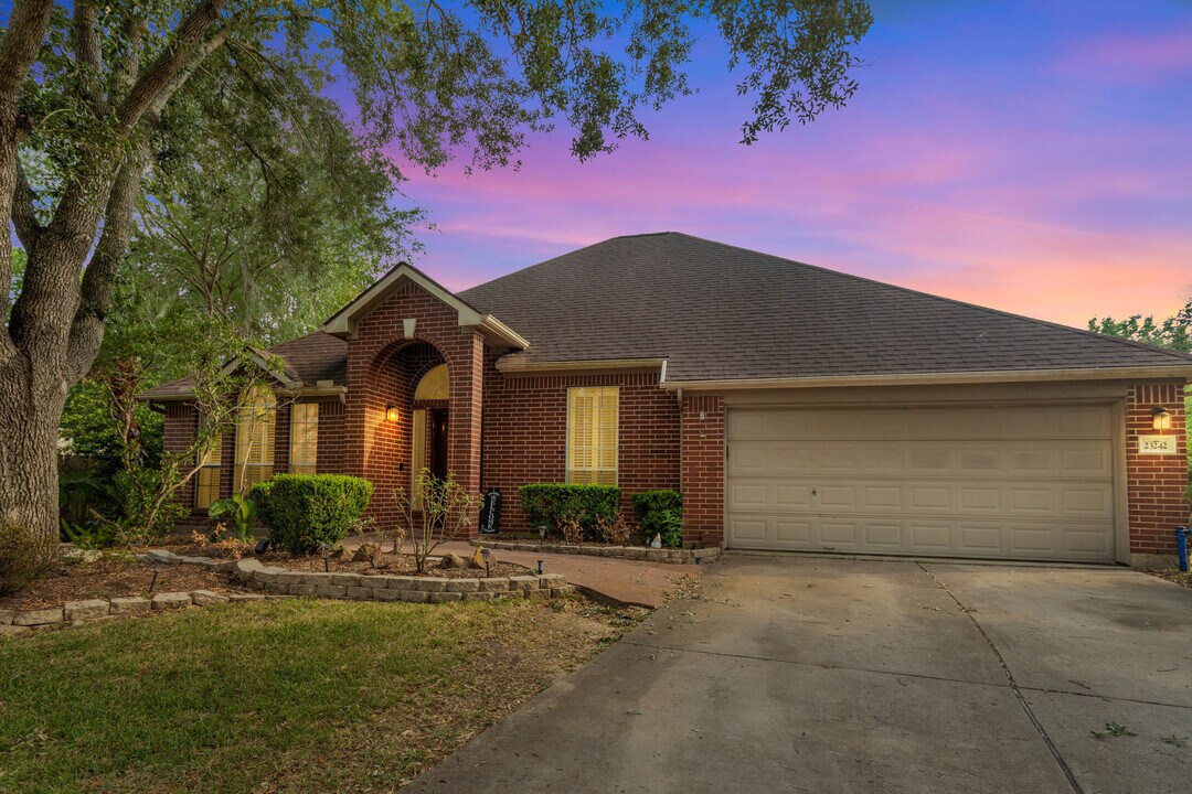 23242 Willow Canyon Dr in Katy, TX - Building Photo