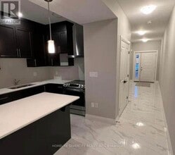 307 Chapel Hill Dr in Kitchener, ON - Building Photo - Building Photo