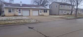 1218 E Sylvan Ave in Appleton, WI - Building Photo