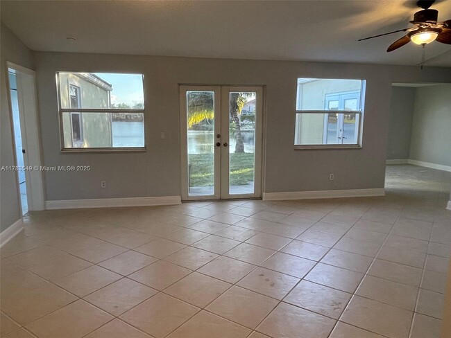2970 SE 4th Pl in Homestead, FL - Foto de edificio - Building Photo
