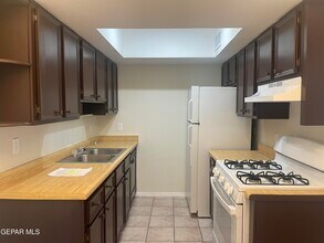 10642 Cuatro Vistas Dr in El Paso, TX - Building Photo - Building Photo
