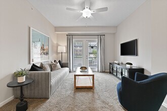 Thornton Hall in Reynoldsburg, OH - Foto de edificio - Interior Photo