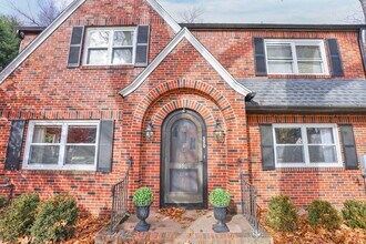 350 Converse St in Longmeadow, MA - Building Photo - Building Photo