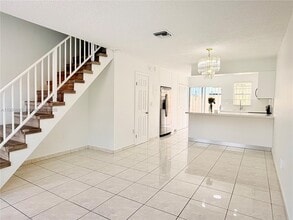 1460 W 41st St in Hialeah, FL - Building Photo - Building Photo