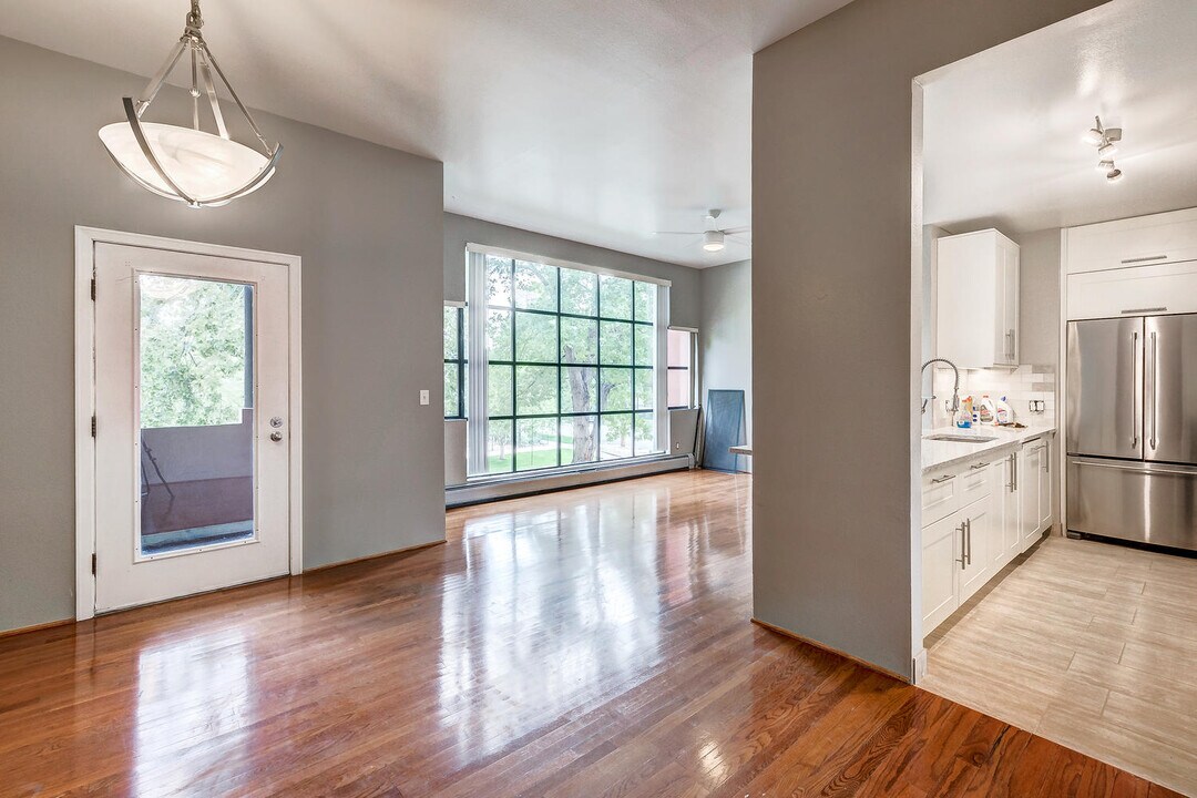 2403 Glenarm Pl, Unit 204 in Denver, CO - Building Photo