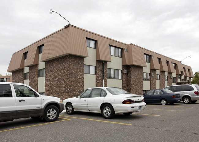 Birchwood Apartment Homes in St. Cloud, MN - Foto de edificio - Building Photo